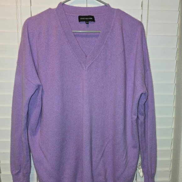 ✨ Jones New York 100% Cashmere V-Neck Sweater – Lavender – Size L ✨ - Picture 1 of 5